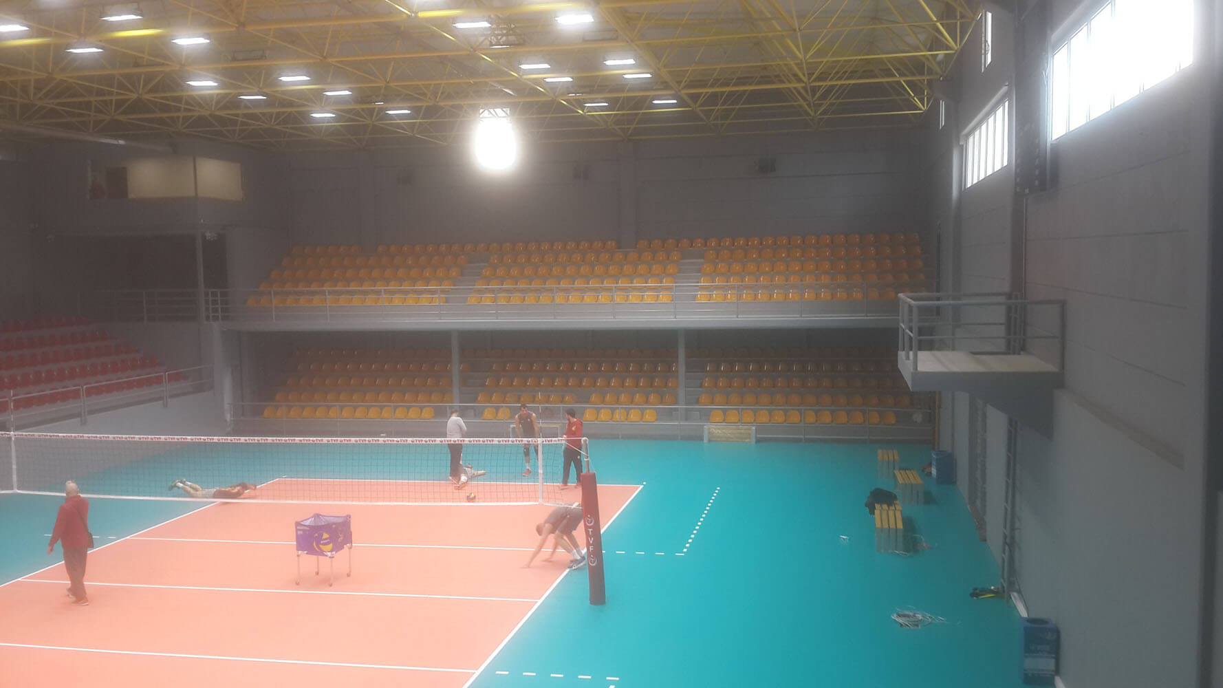 Galatasay Spor Kul�b� �ift Kat �elik Trib�n�